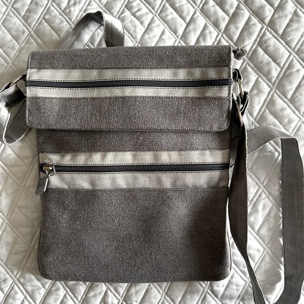 Jaks Stylish Gray Crossbody Bag
